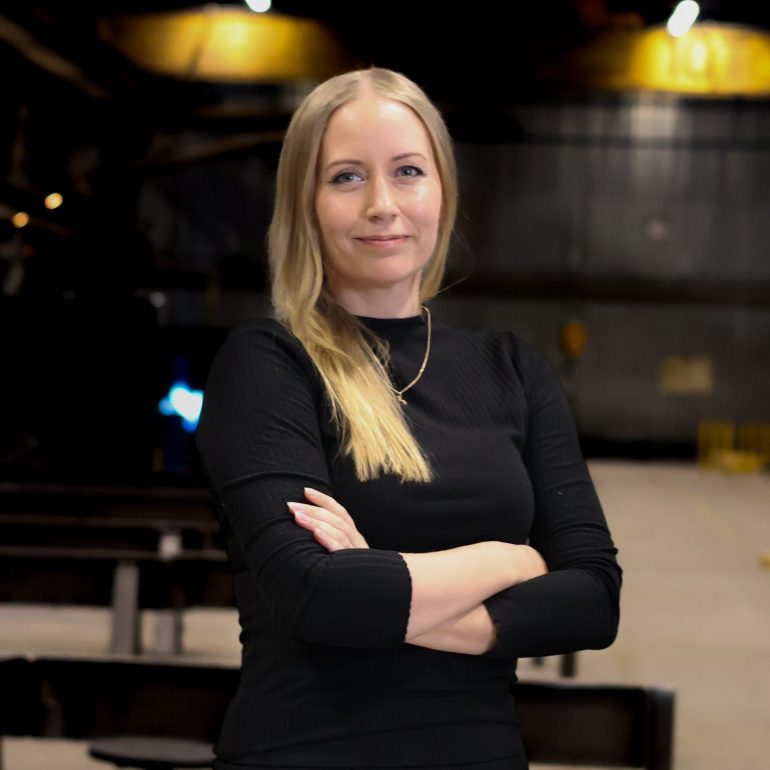 Veera Toivola Teräselementti