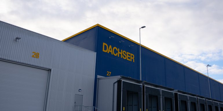Dachser logistiikkakeskus Pirkkala Teräsrakenteet Puuelementtikatto Teräselementti