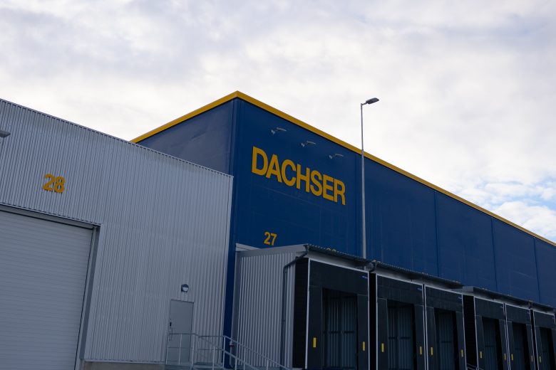Dachser logistiikkakeskus Pirkkala Teräsrakenteet Puuelementtikatto Teräselementti